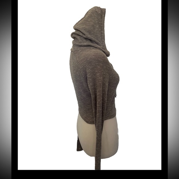 Gymshark Gray Slounge Hooded Crop Top Thumb Holes Medium - Picture 2 of 10